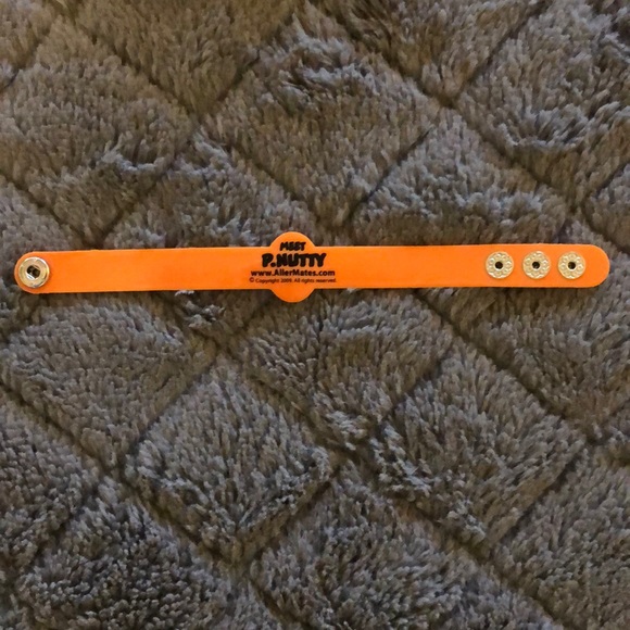 Allermate Peanut Allergy Bracelets - Picture 4 of 4